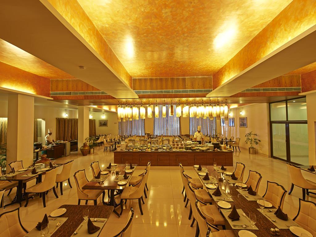 Club Mahindra Udaipur Hotel Exterior photo