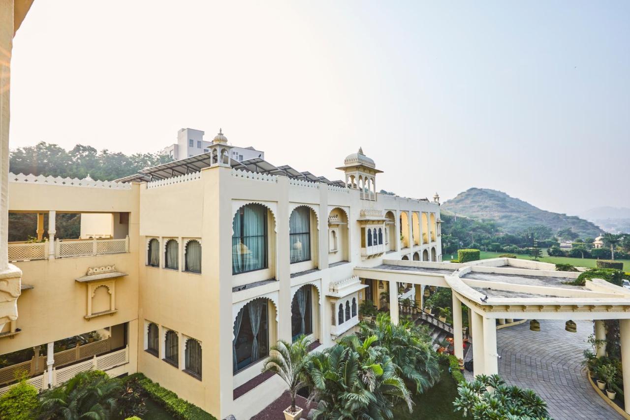 Club Mahindra Udaipur Hotel Exterior photo